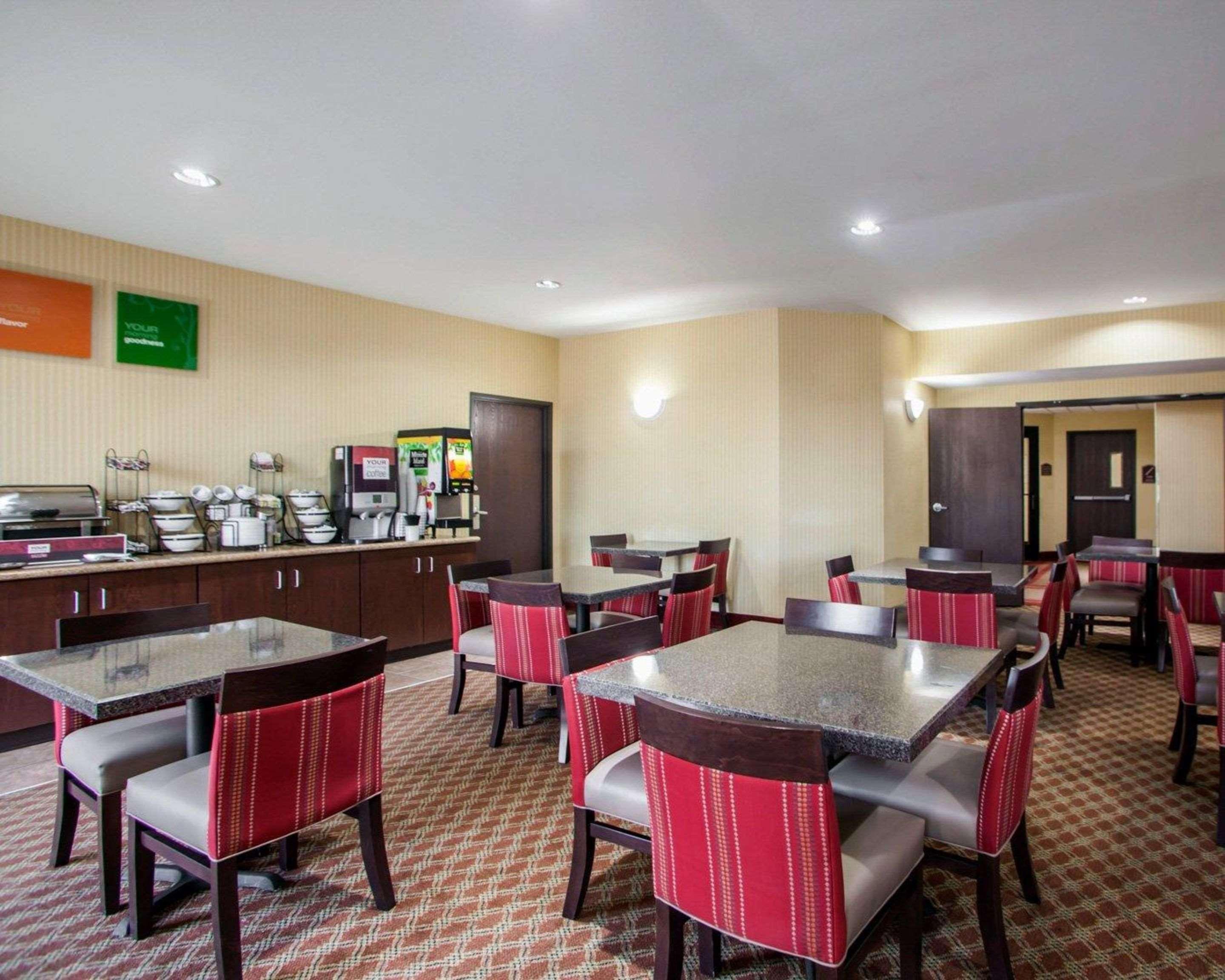 Comfort Inn & Suites Harrisonville Exterior photo