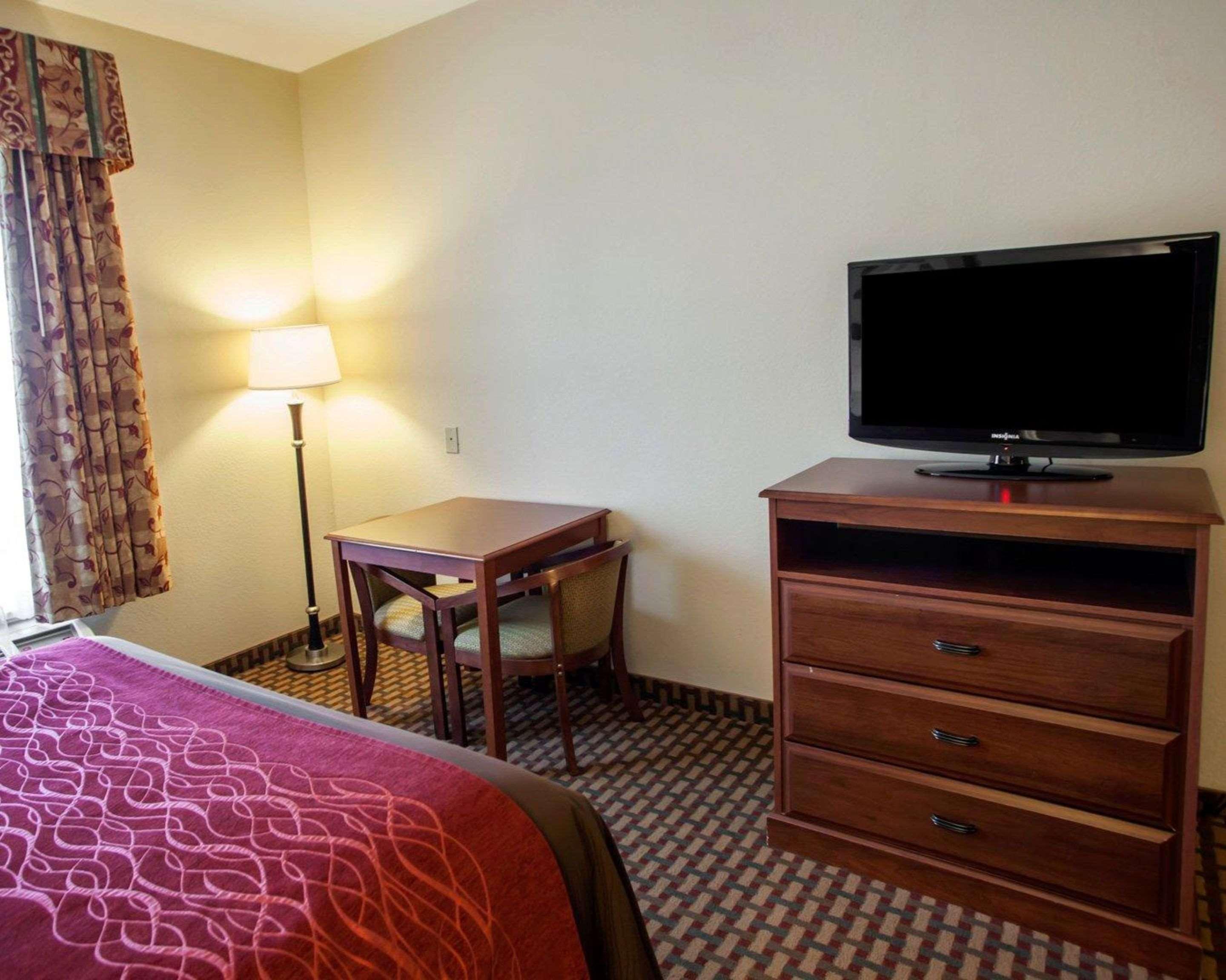 Comfort Inn & Suites Harrisonville Exterior photo