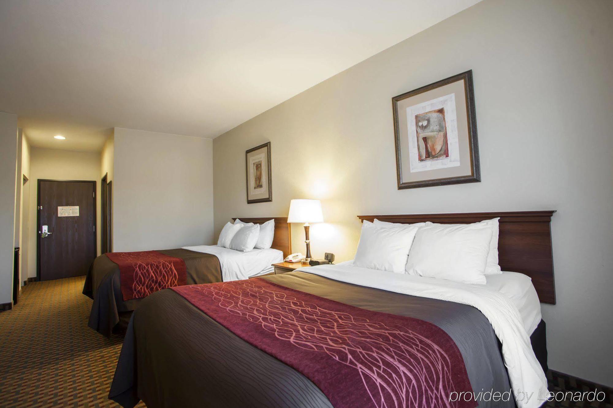 Comfort Inn & Suites Harrisonville Exterior photo